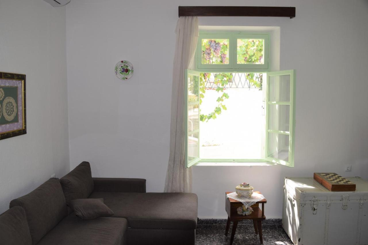 Village Home In Paradisi  Luaran gambar