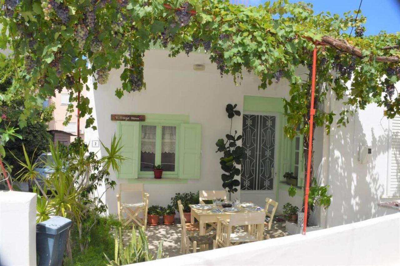 Village Home In Paradisi  Luaran gambar